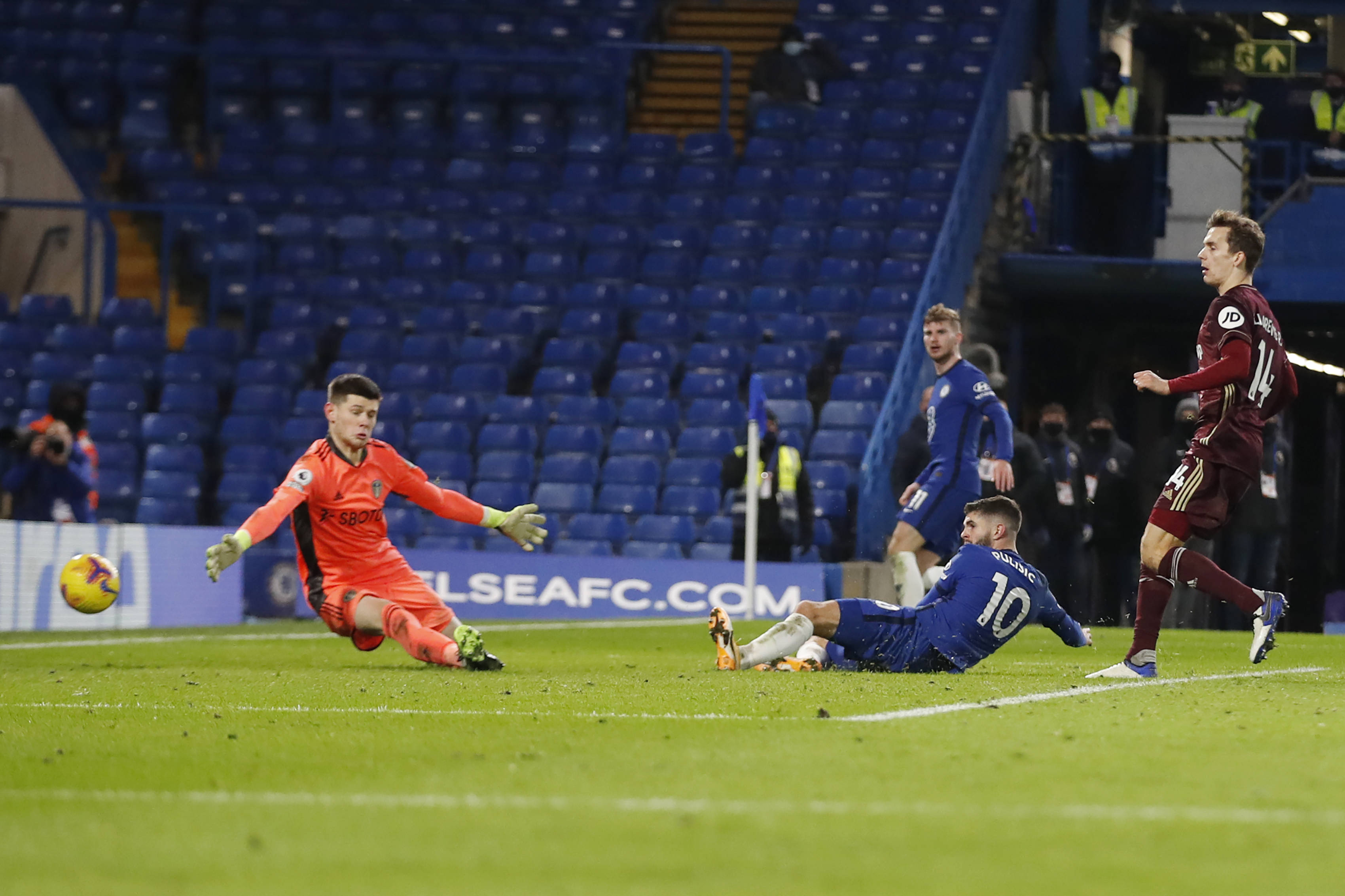 华横溢的球 华横溢的球